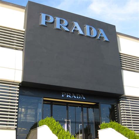 outlet prada arezzo orari|prada outlet tuscany.